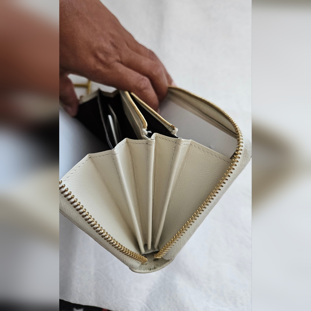 Gucci White Sherry Line Zippy Rajah Long Wallet 🌟FULL INCLUSION🌟 - Picture 7 of 14
